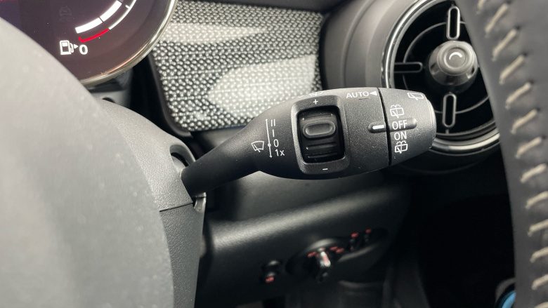 MINI Hatchback 1.5 Cooper Exclusive 5dr Auto Petrol Hatchback